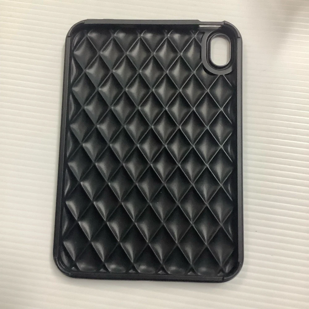 Black Plastic Shaped Quilted iPad Mini 2024 A17 Pro Case